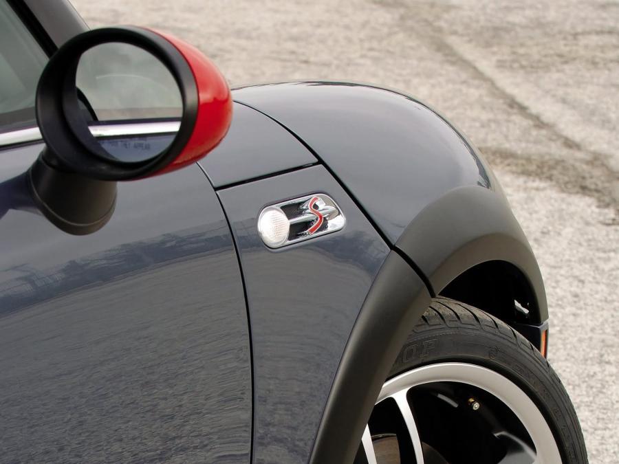  Mini Cooper S with JCW GP Tuning Kit 2005 года  (фото 6 из 25)